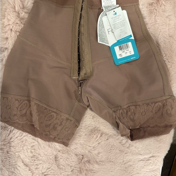 HIGH WAISTED CONTROL SHORT - 4 HOOKS COCOA  SZ L - Picture 6 of 11